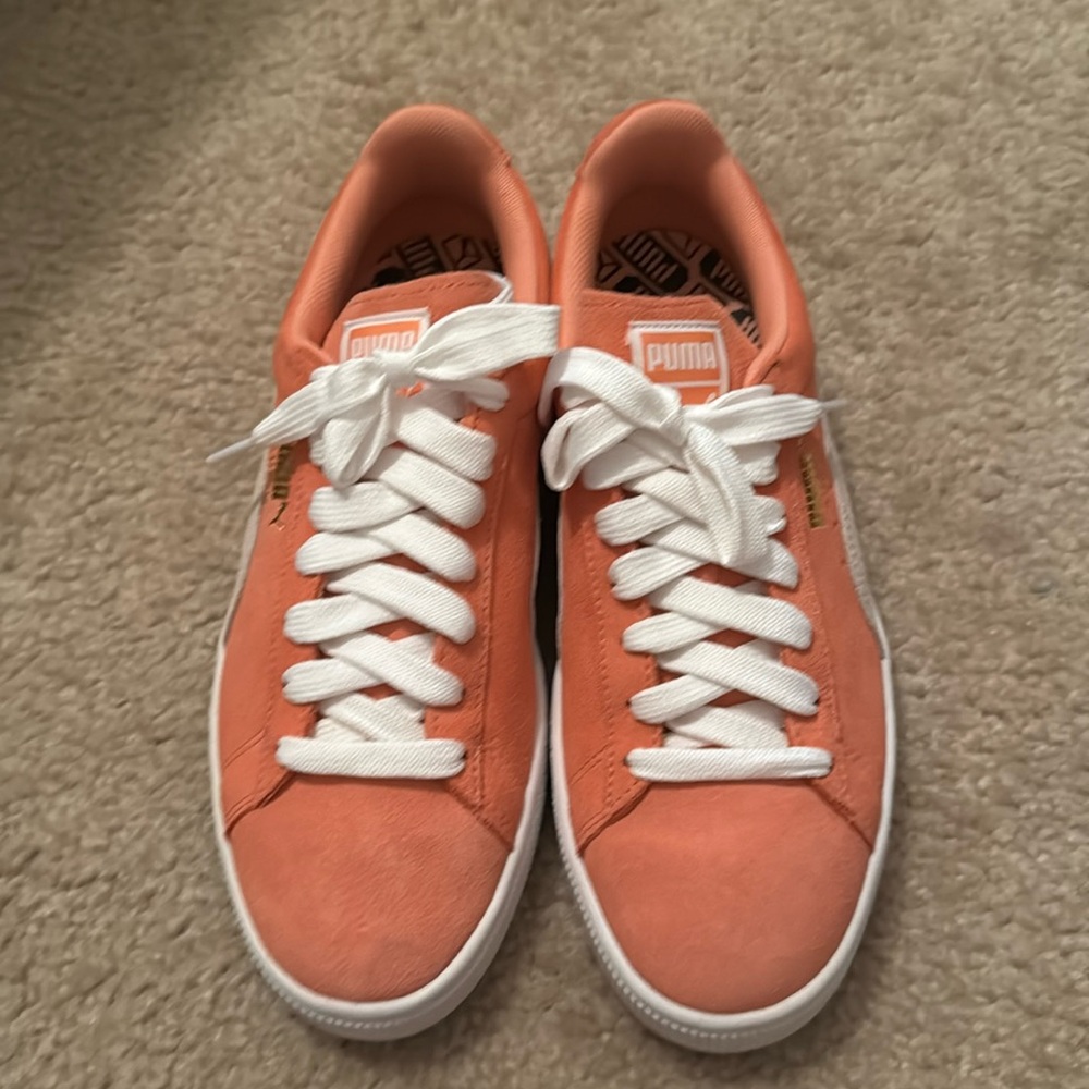 Puma Suede Classic Sneakers Size 9.5 Color Orange White Cream Gold